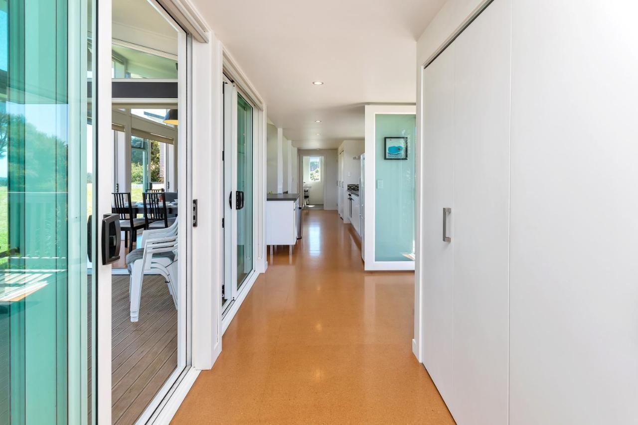 Paroa Bay Chalets - Te Whare Tui Расселл Экстерьер фото