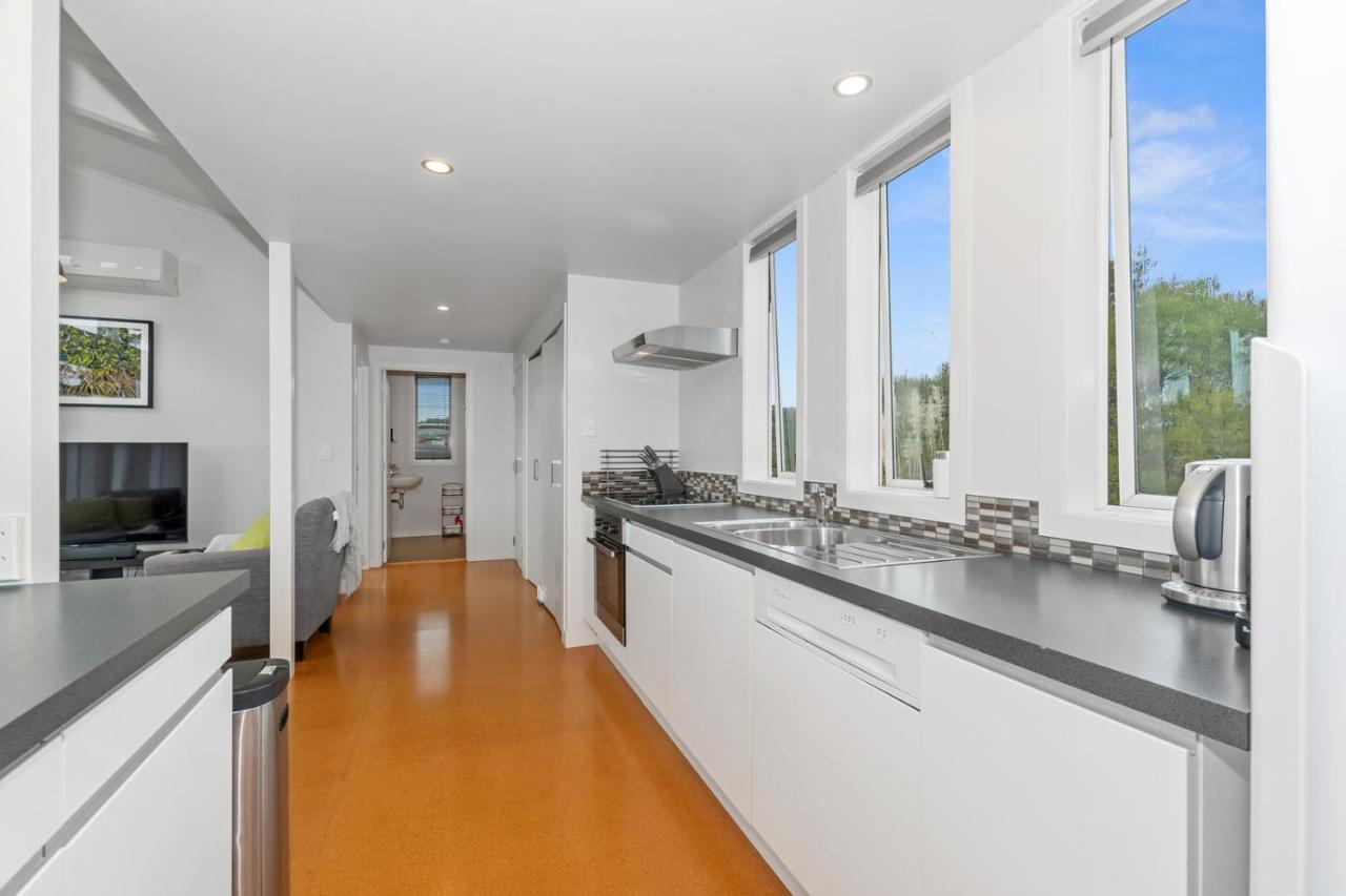 Paroa Bay Chalets - Te Whare Tui Расселл Экстерьер фото